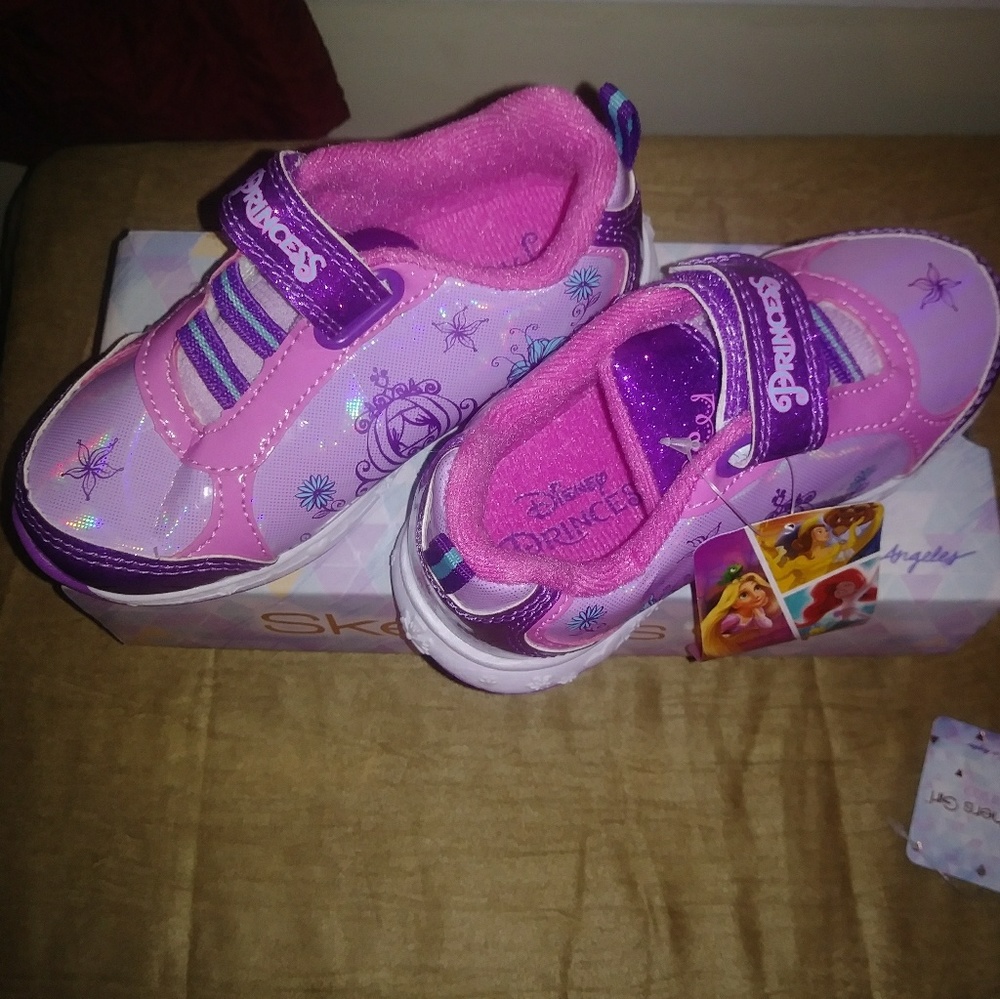 Girls/toddler sneakers